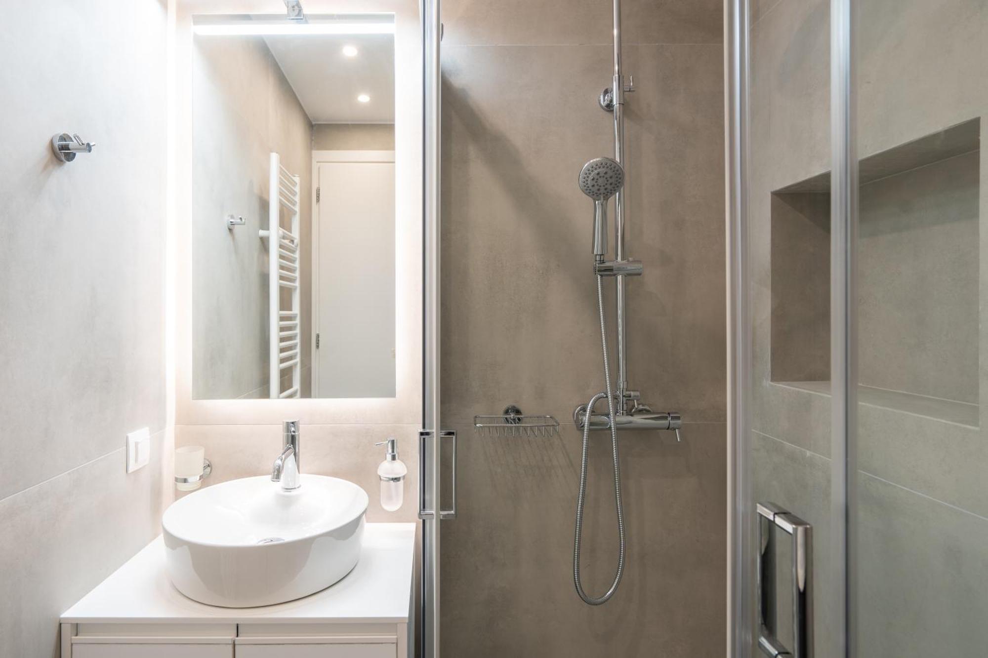 Luxury Apartment Next To The National Museum Афины Экстерьер фото