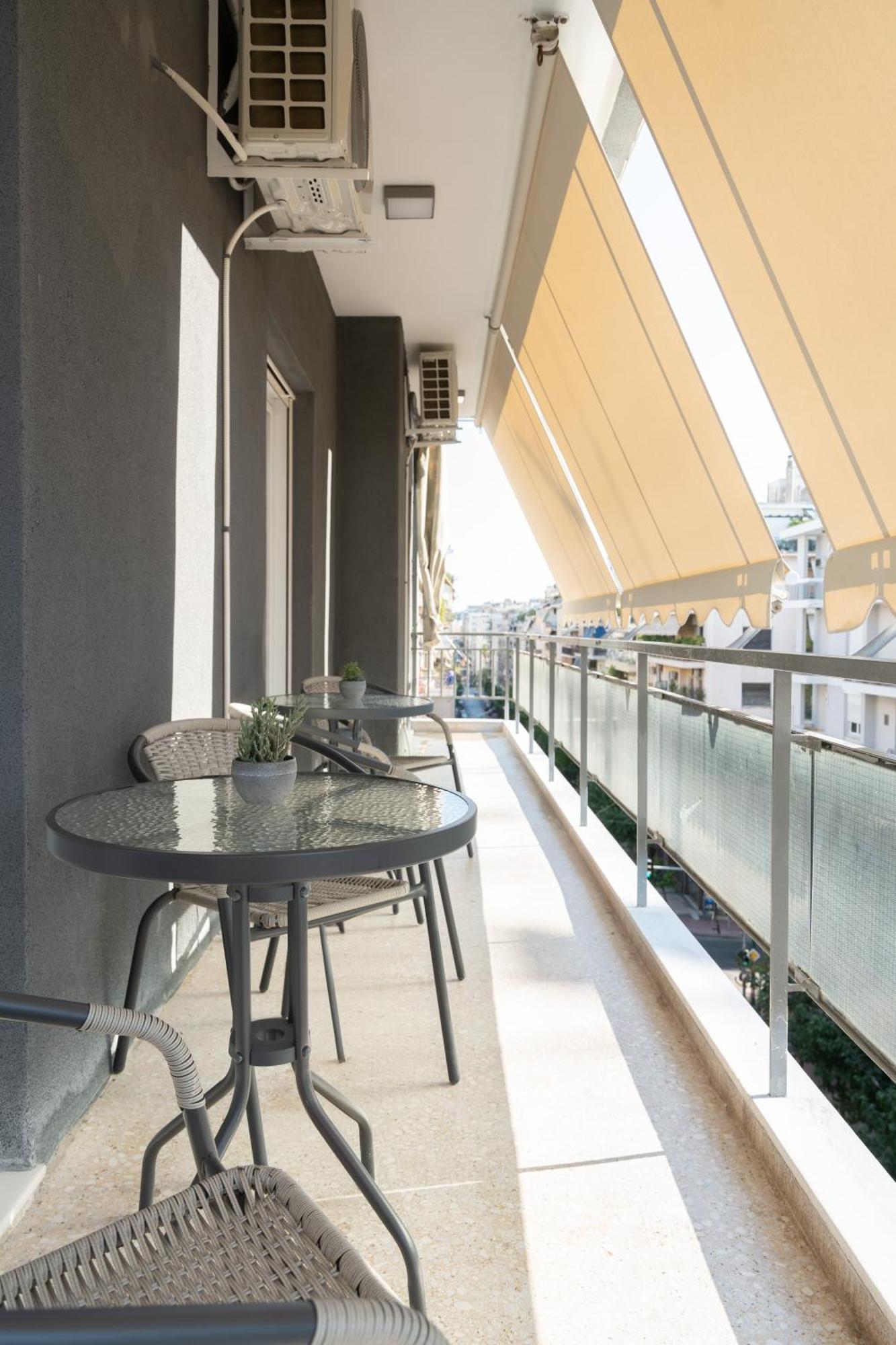 Luxury Apartment Next To The National Museum Афины Экстерьер фото